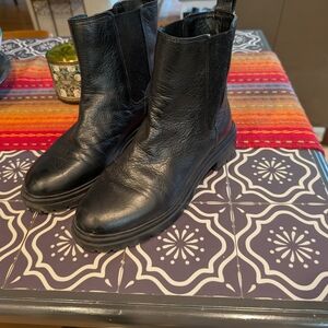 Women's Black Leather Chelsea Boots